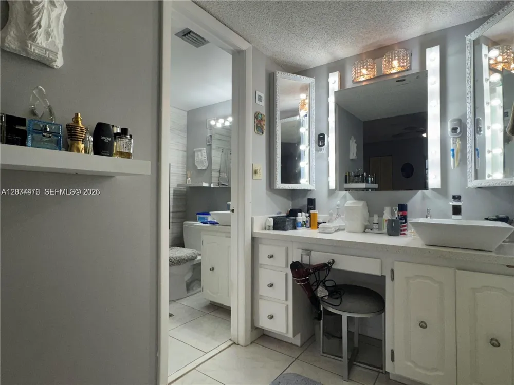 3910 Inverrary Blvd #603-B Lauderhill, FL 33319