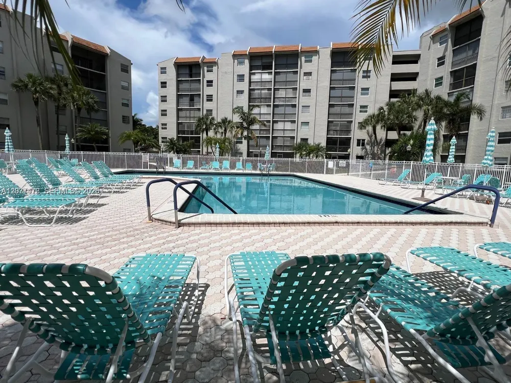 3910 Inverrary Blvd #603-B Lauderhill, FL 33319