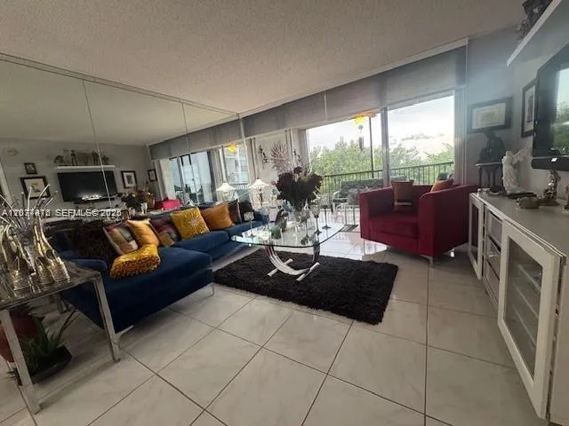 3910 Inverrary Blvd #603-B Lauderhill, FL 33319