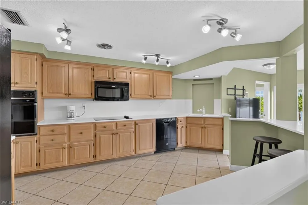 1802 Lakeview Boulevard North Fort Myers, FL 33903