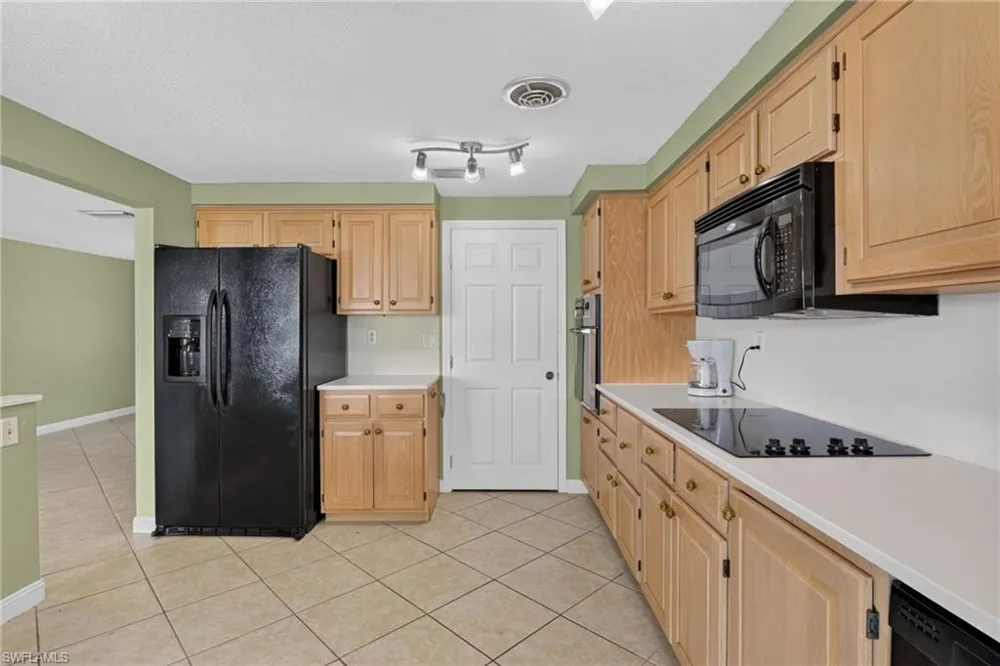 1802 Lakeview Boulevard North Fort Myers, FL 33903