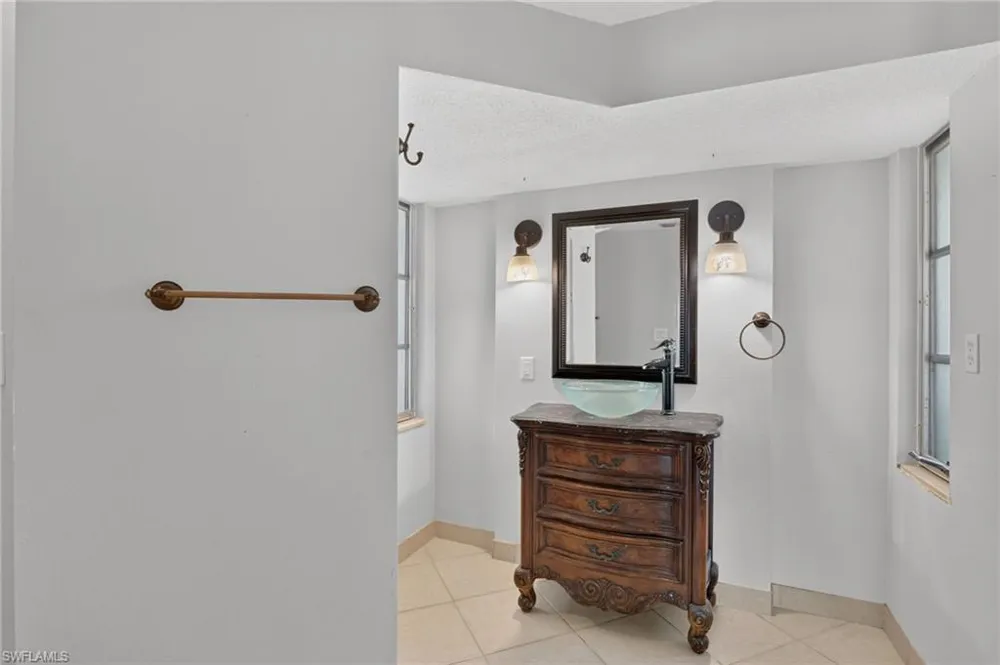 1802 Lakeview Boulevard North Fort Myers, FL 33903