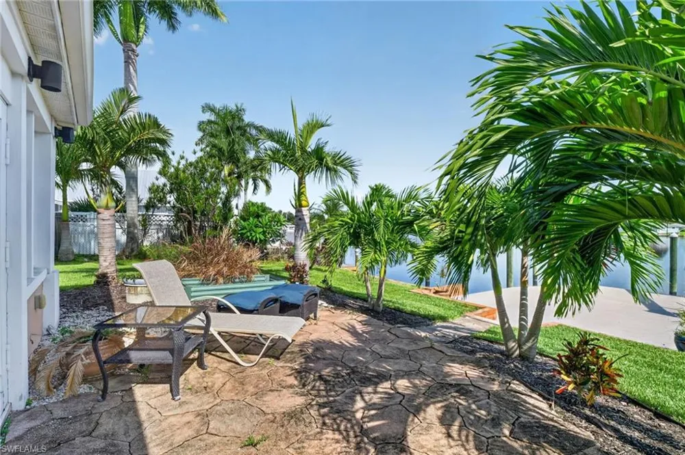 1802 Lakeview Boulevard North Fort Myers, FL 33903