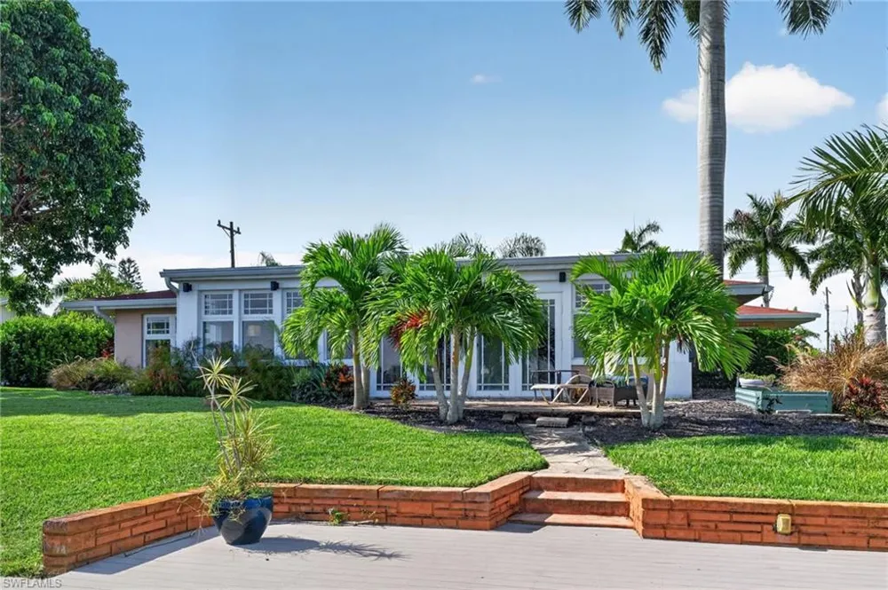 1802 Lakeview Boulevard North Fort Myers, FL 33903