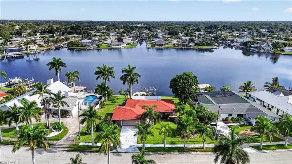 1802 Lakeview Boulevard North Fort Myers, FL 33903