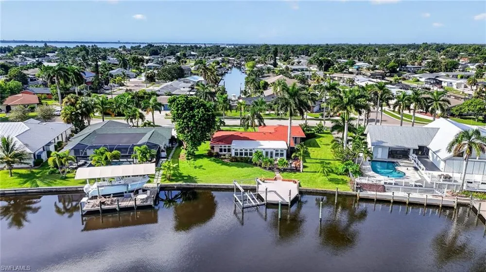 1802 Lakeview Boulevard North Fort Myers, FL 33903