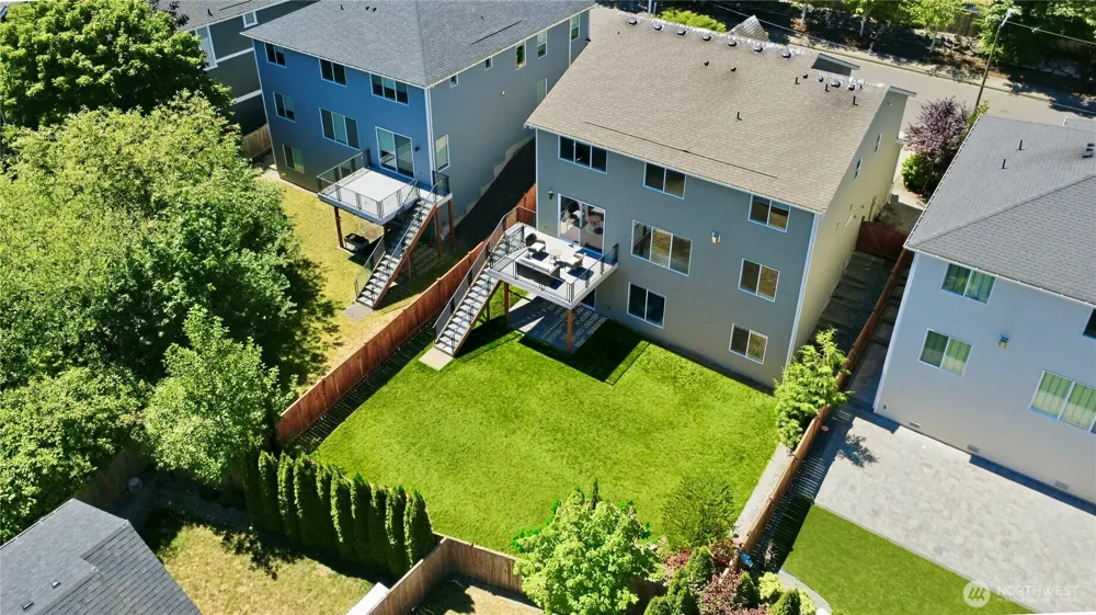 20360 132nd Avenue NE Woodinville, WA 98072