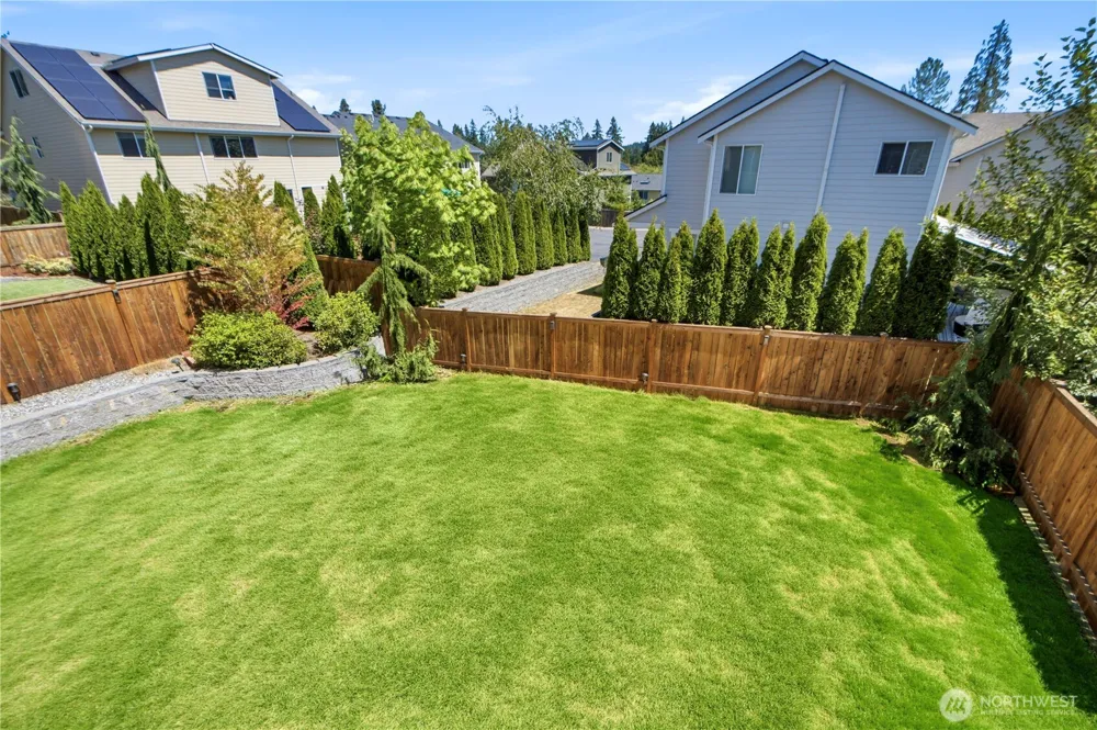 20360 132nd Avenue NE Woodinville, WA 98072