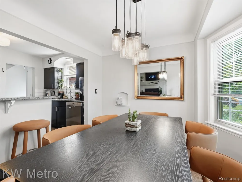 2048 Anita Avenue Grosse Pointe Woods City, MI 48236
