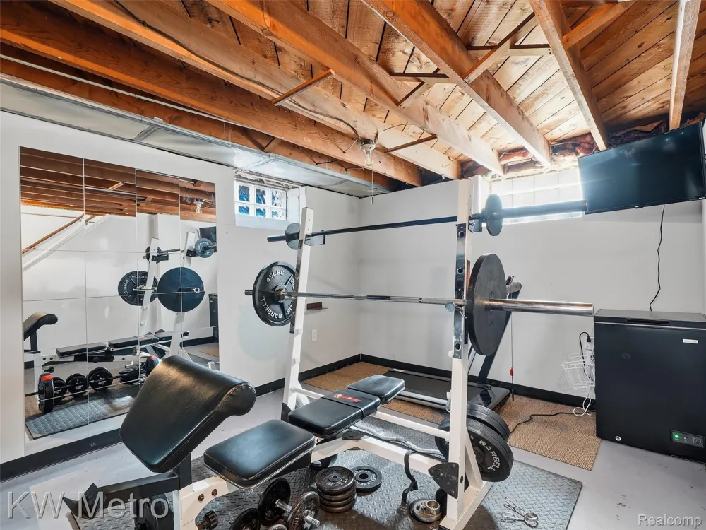 2048 Anita Avenue Grosse Pointe Woods City, MI 48236