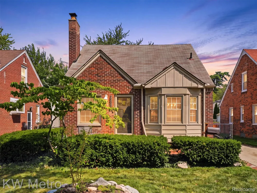 2048 Anita Avenue Grosse Pointe Woods City, MI 48236