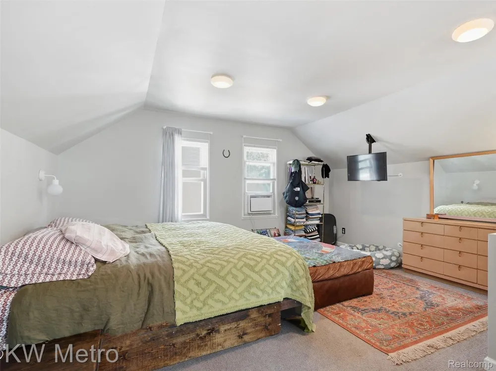 2048 Anita Avenue Grosse Pointe Woods City, MI 48236