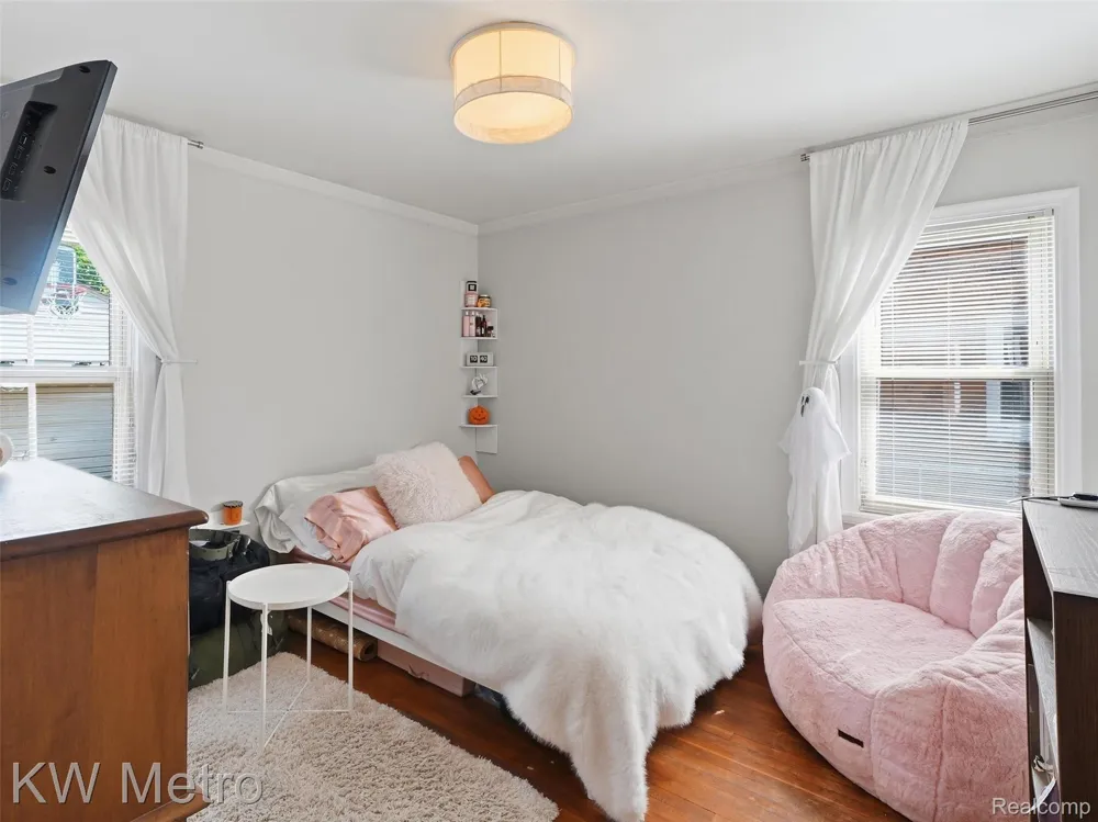2048 Anita Avenue Grosse Pointe Woods City, MI 48236