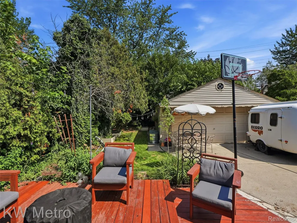 2048 Anita Avenue Grosse Pointe Woods City, MI 48236