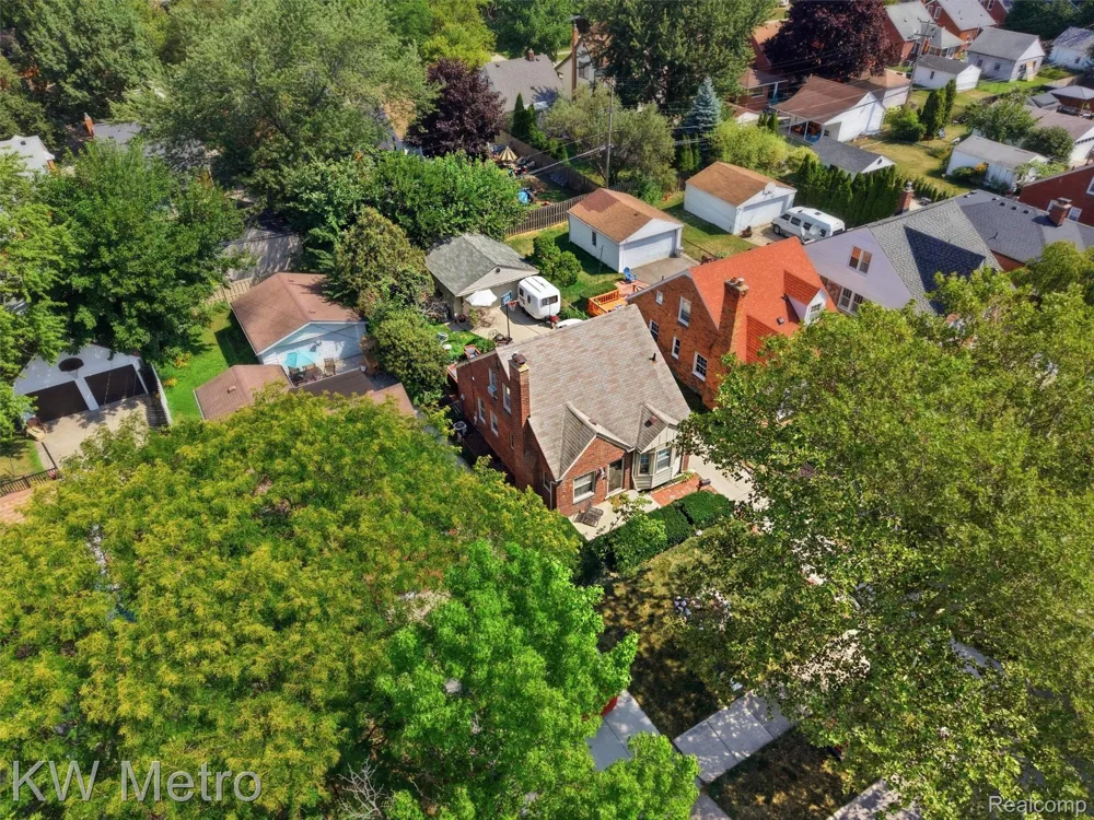 2048 Anita Avenue Grosse Pointe Woods City, MI 48236