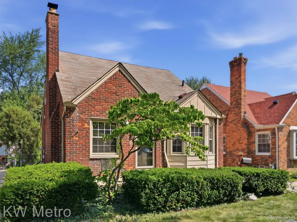 2048 Anita Avenue Grosse Pointe Woods City, MI 48236