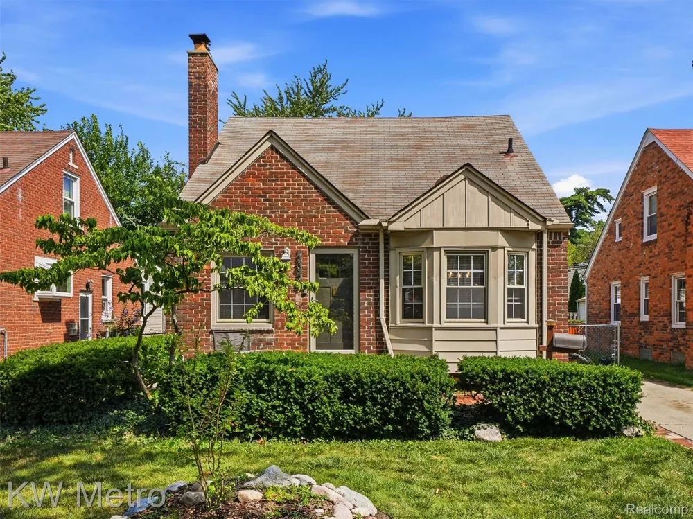 2048 Anita Avenue Grosse Pointe Woods City, MI 48236