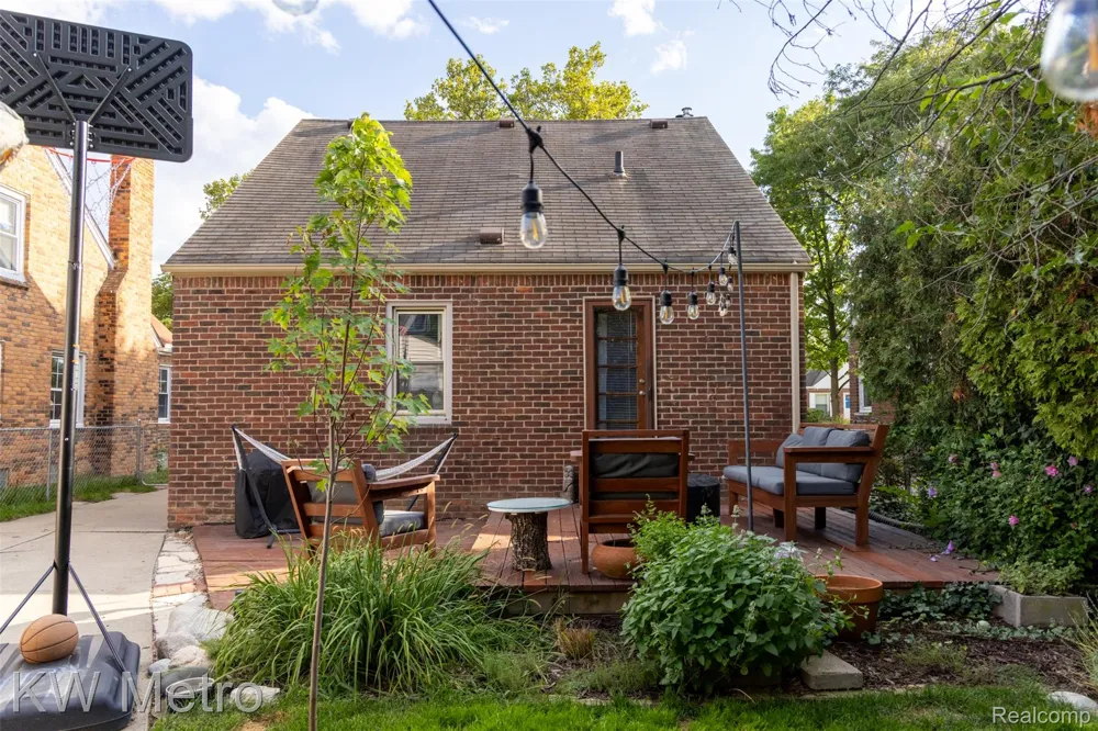 2048 Anita Avenue Grosse Pointe Woods City, MI 48236