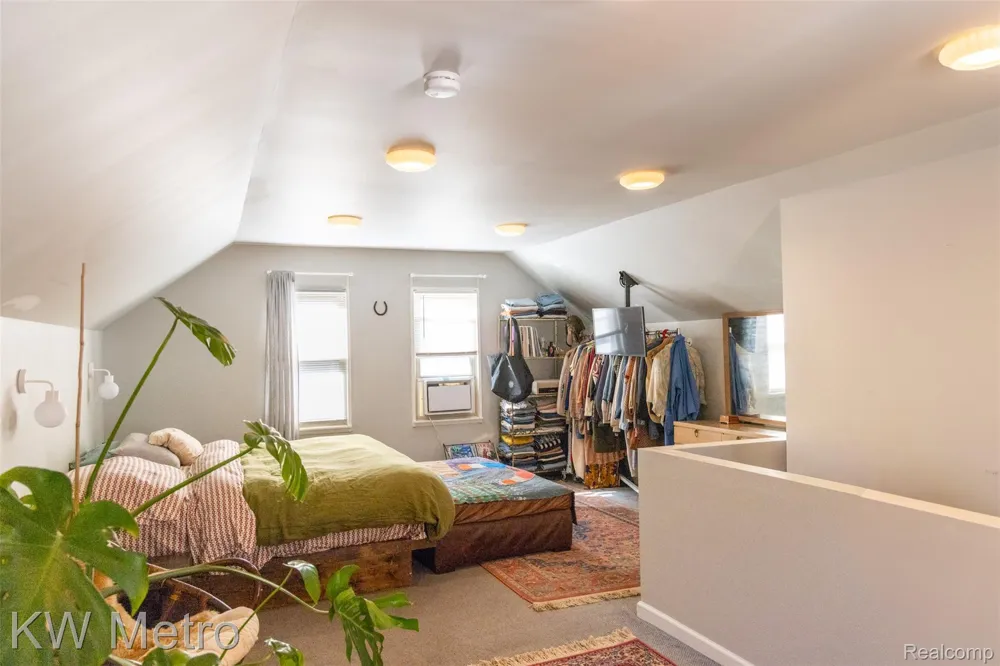 2048 Anita Avenue Grosse Pointe Woods City, MI 48236