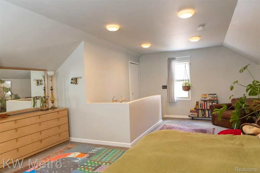 2048 Anita Avenue Grosse Pointe Woods City, MI 48236