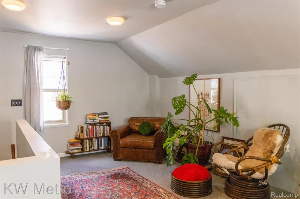 2048 Anita Avenue Grosse Pointe Woods City, MI 48236