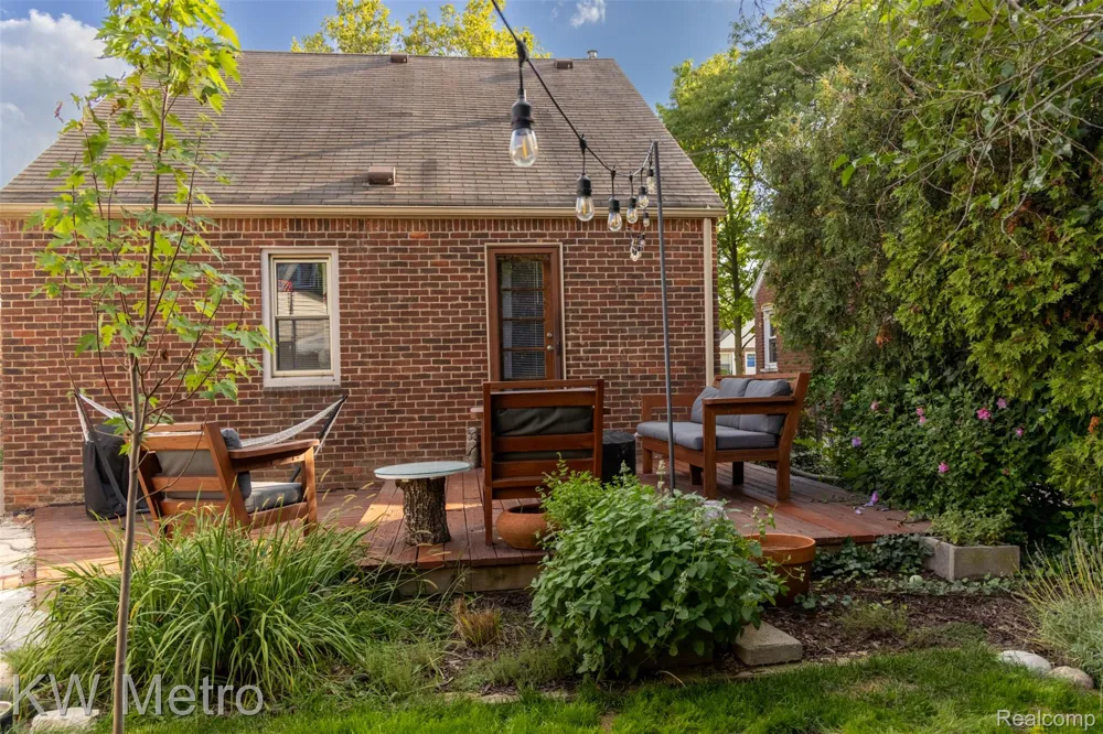 2048 Anita Avenue Grosse Pointe Woods City, MI 48236