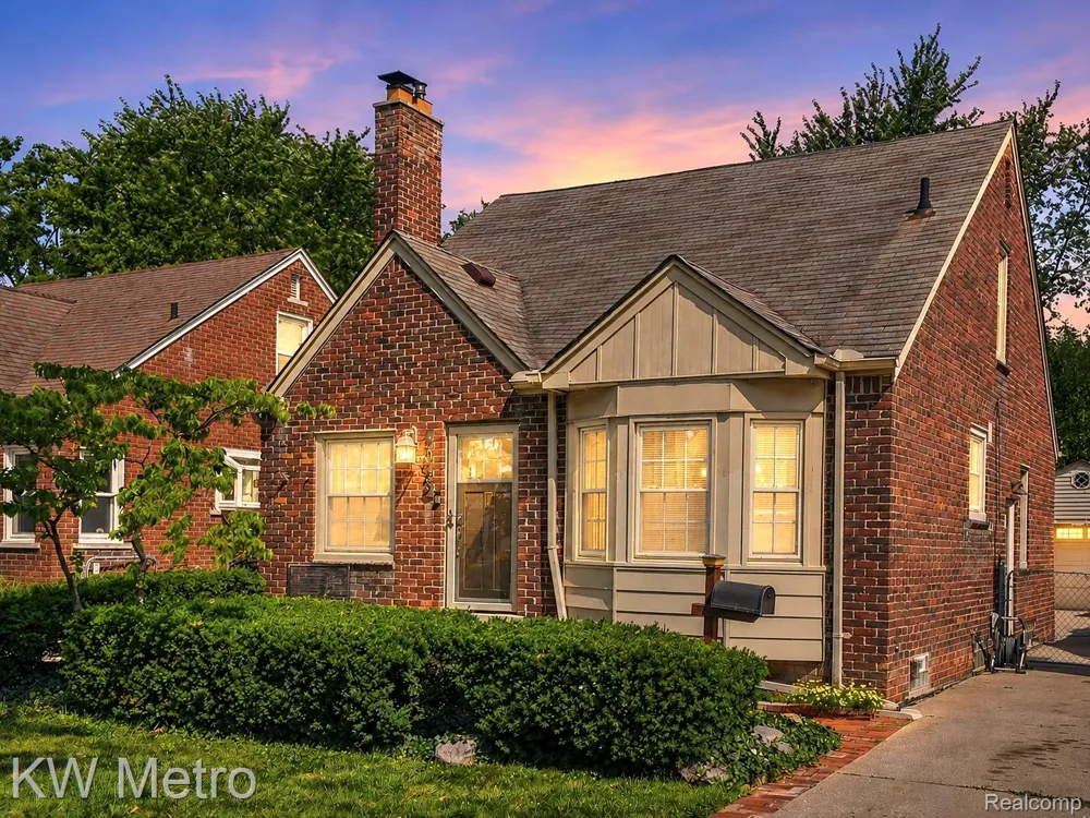 2048 Anita Avenue Grosse Pointe Woods City, MI 48236