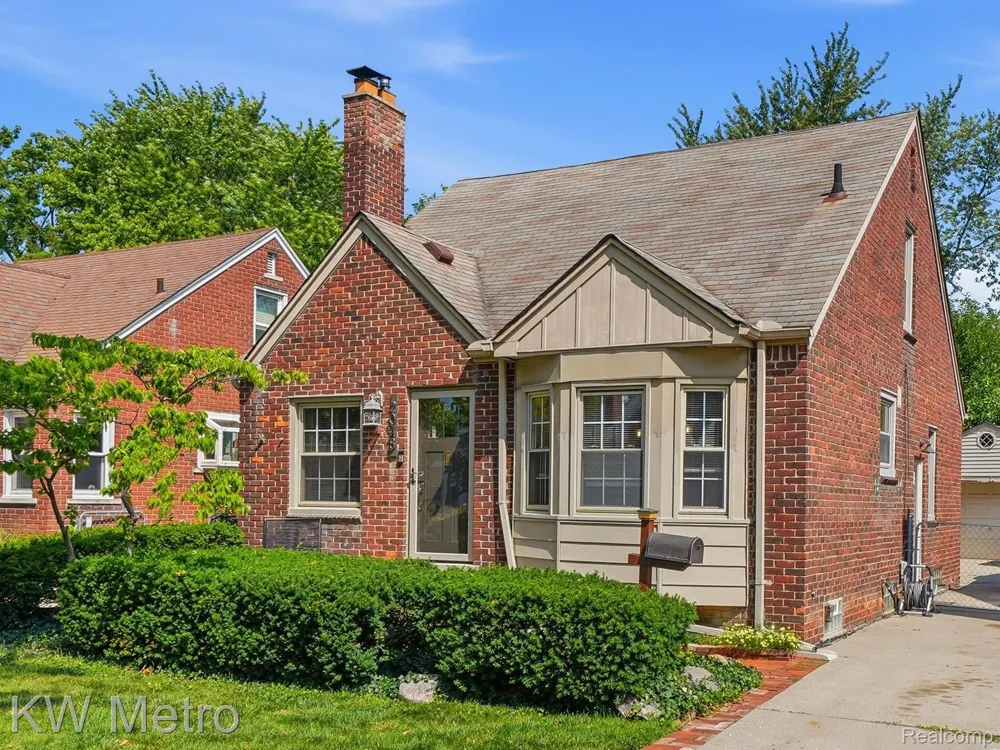 2048 Anita Avenue Grosse Pointe Woods City, MI 48236