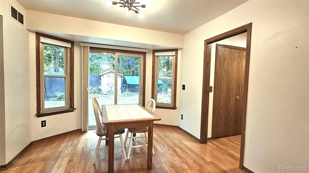 9929 Sienna Court Hamburg Township, MI 48169
