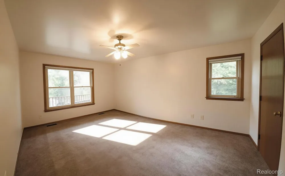 9929 Sienna Court Hamburg Township, MI 48169