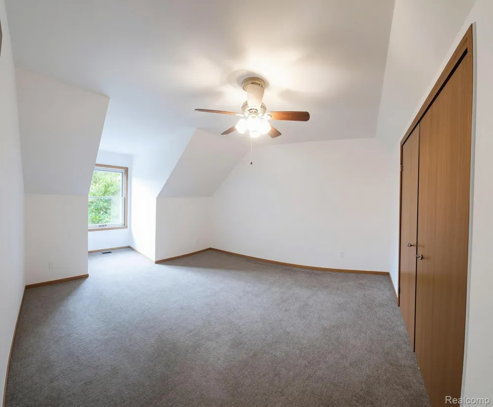 9929 Sienna Court Hamburg Township, MI 48169