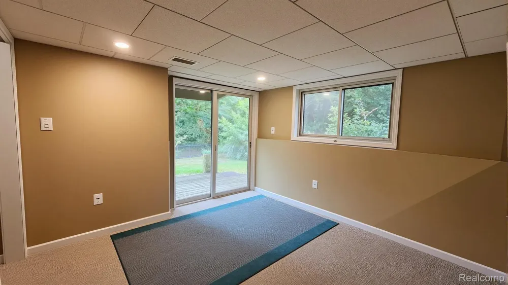 9929 Sienna Court Hamburg Township, MI 48169