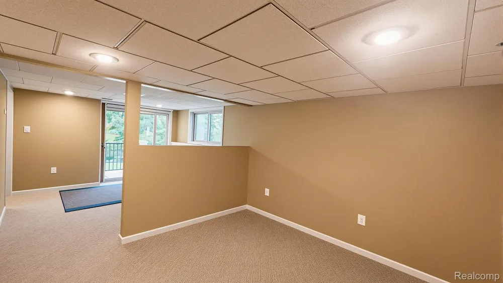 9929 Sienna Court Hamburg Township, MI 48169