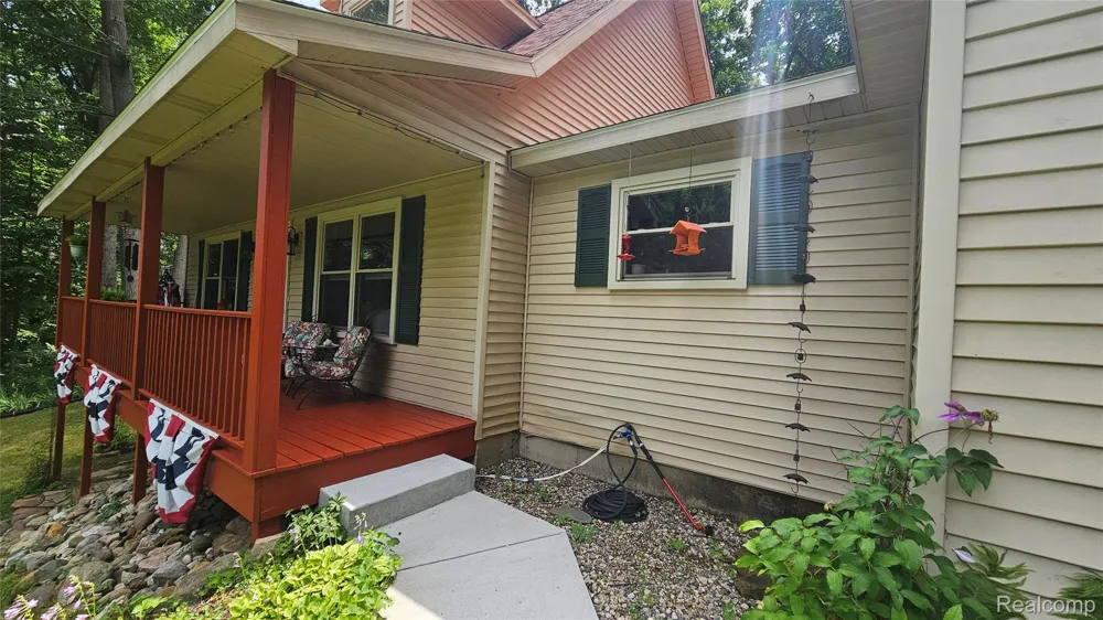 9929 Sienna Court Hamburg Township, MI 48169