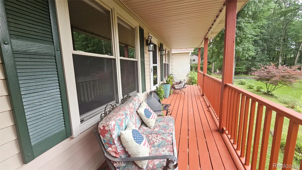 9929 Sienna Court Hamburg Township, MI 48169