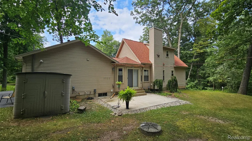 9929 Sienna Court Hamburg Township, MI 48169