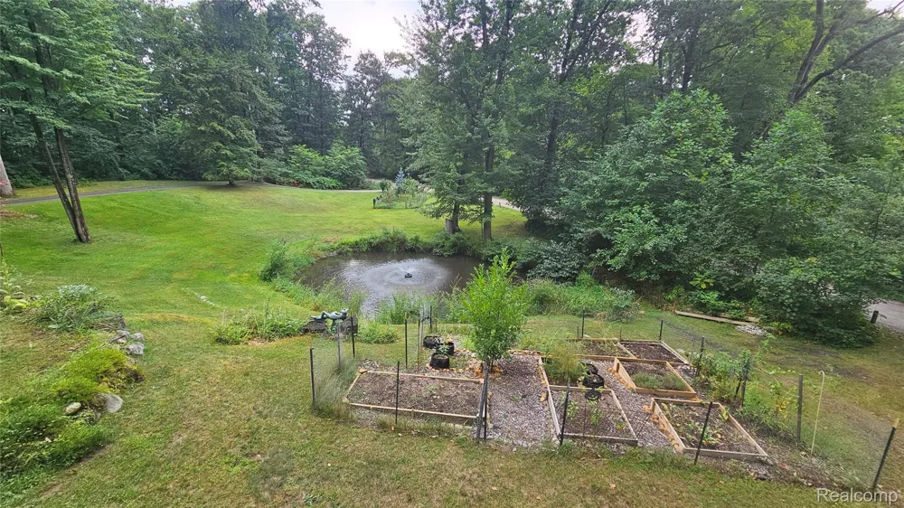 9929 Sienna Court Hamburg Township, MI 48169