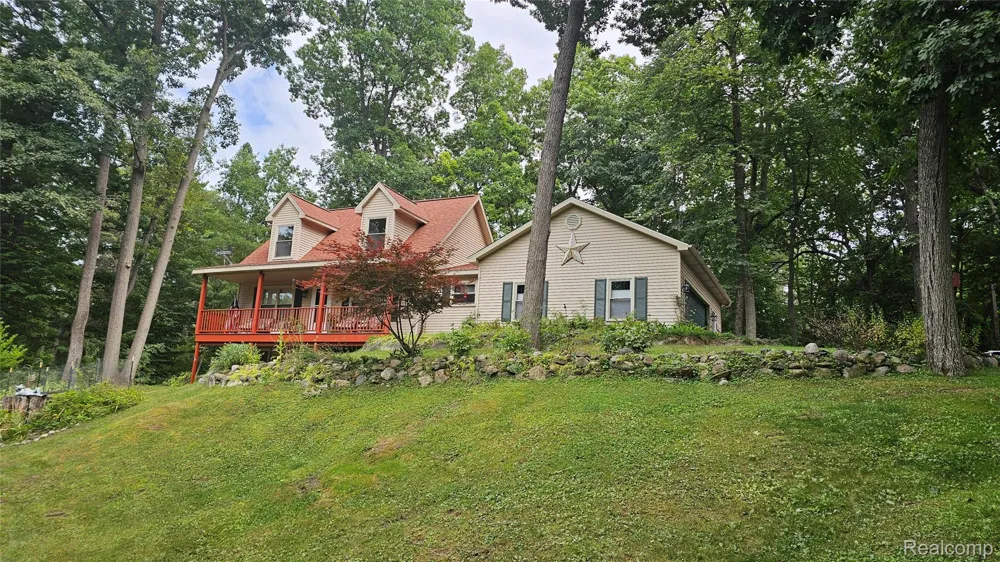 9929 Sienna Court Hamburg Township, MI 48169