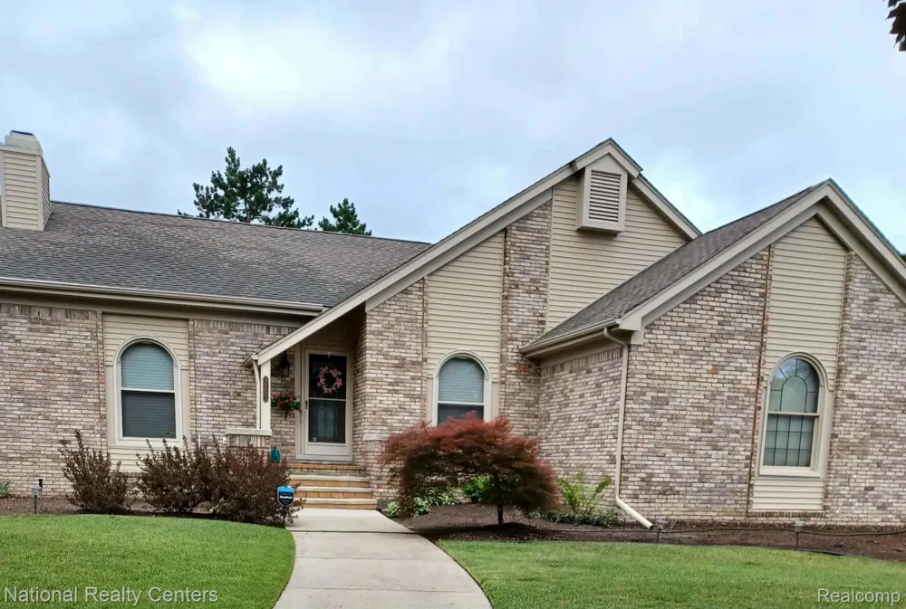 34653 Pembroke Avenue Livonia City, MI 48152
