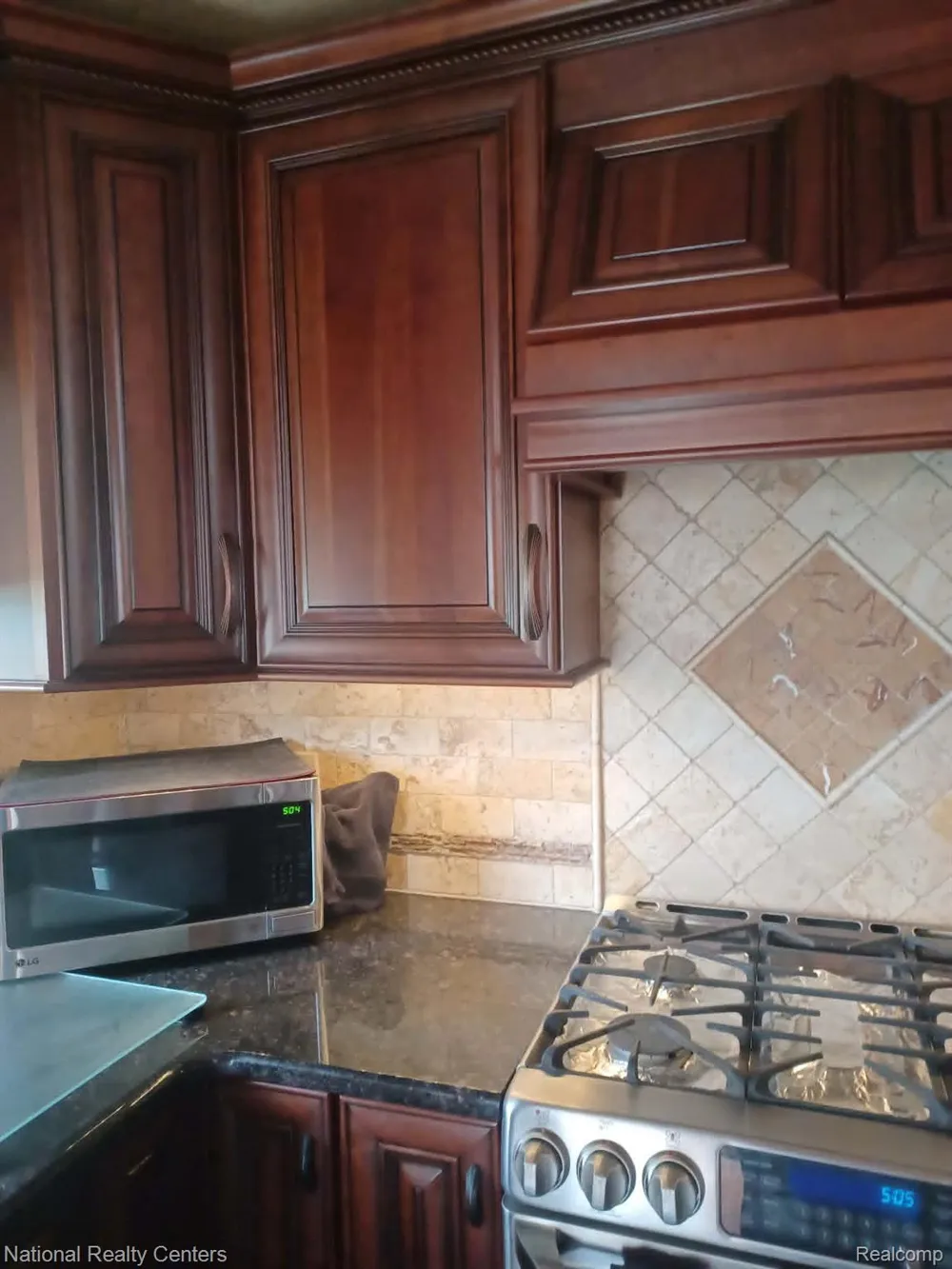 34653 Pembroke Avenue Livonia City, MI 48152