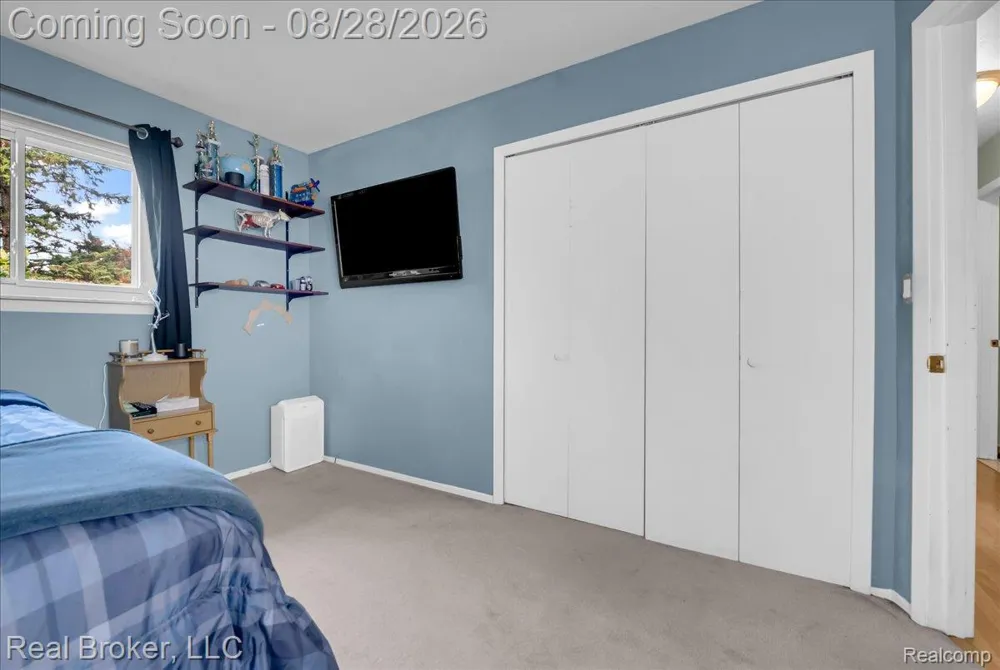 5214 Daniels Drive Troy City, MI 48098