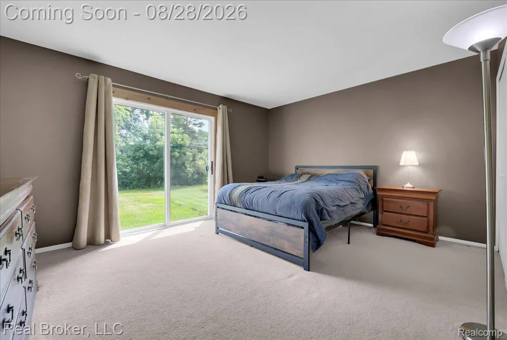5214 Daniels Drive Troy City, MI 48098