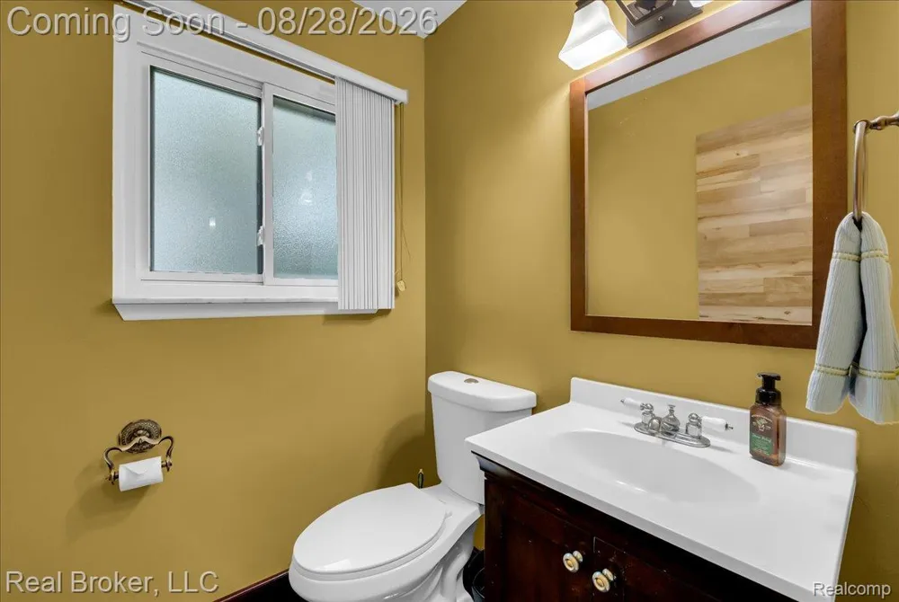 5214 Daniels Drive Troy City, MI 48098