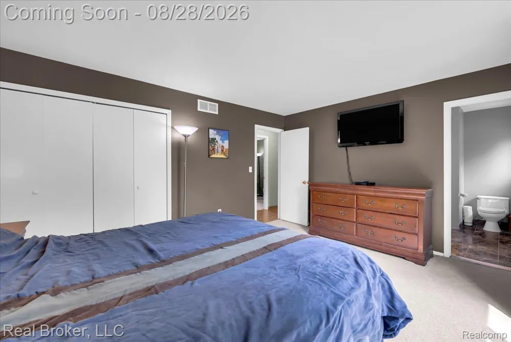 5214 Daniels Drive Troy City, MI 48098