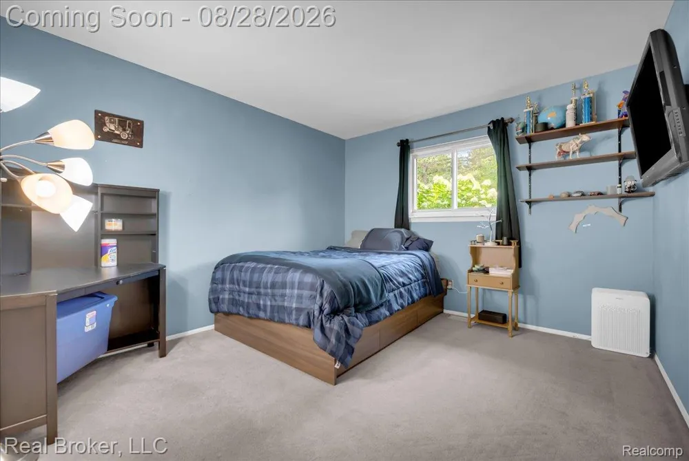 5214 Daniels Drive Troy City, MI 48098