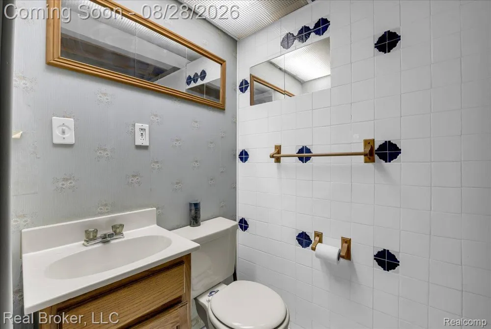 5214 Daniels Drive Troy City, MI 48098