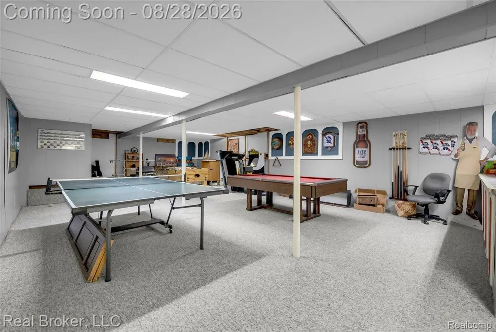 5214 Daniels Drive Troy City, MI 48098