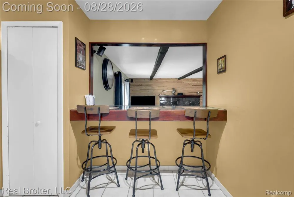 5214 Daniels Drive Troy City, MI 48098