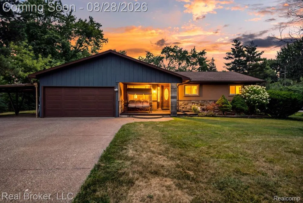 5214 Daniels Drive Troy City, MI 48098