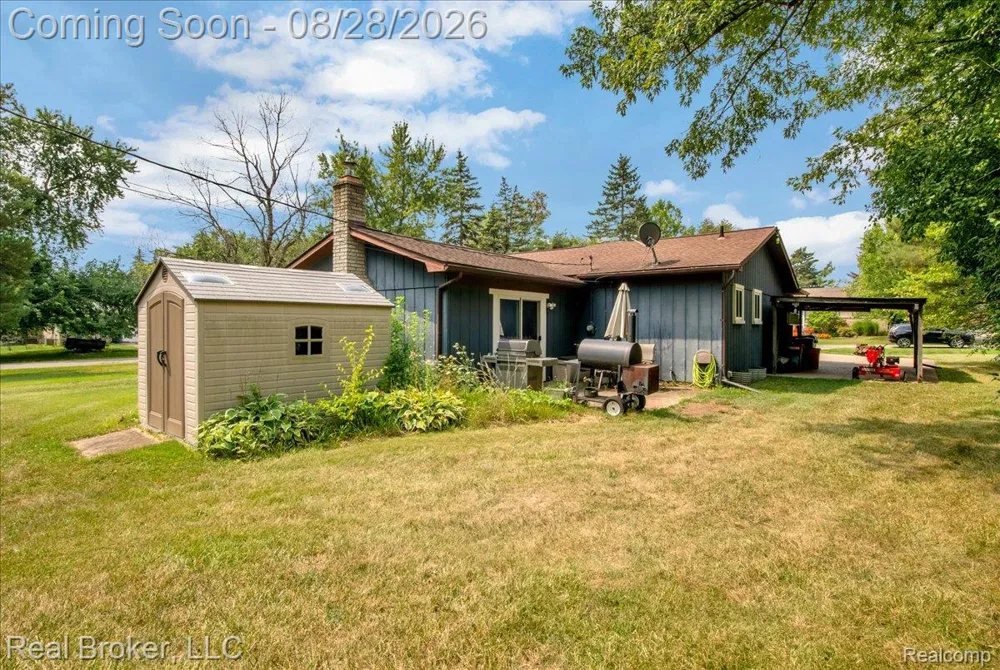 5214 Daniels Drive Troy City, MI 48098